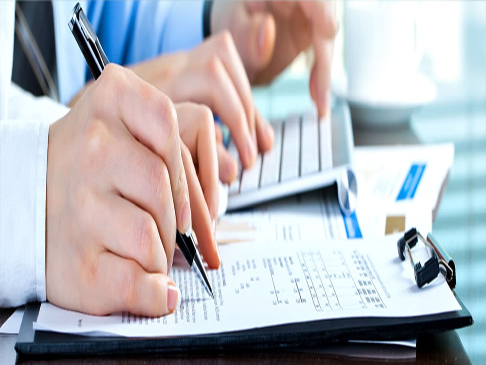 Reduce Financial Stress: Outsource your Bookkeeping and Accounting NOW